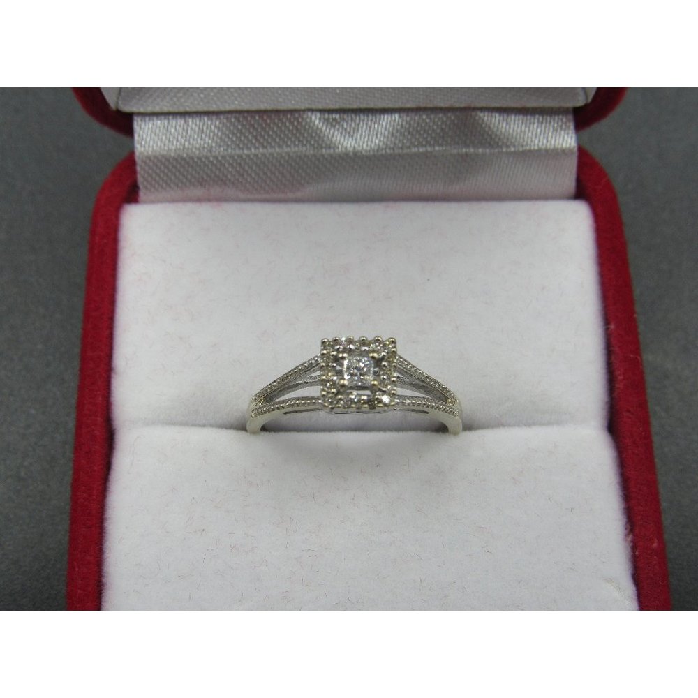 Size 7 10K White Gold 1.2 Total Carat Weight Of Natural Diamonds Band Ring